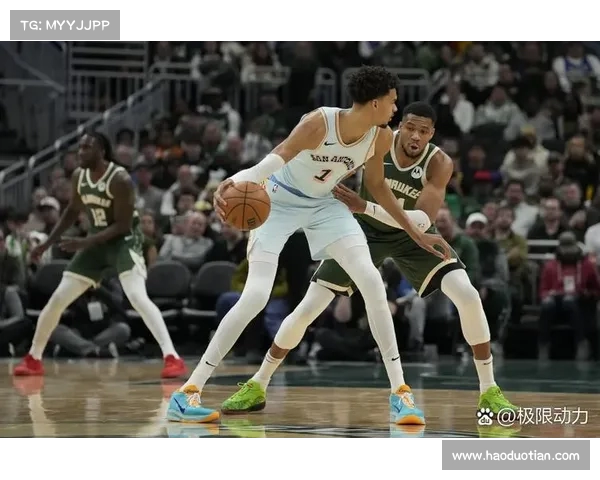 雄鹿队迎来新赛季挑战字母哥引领球队冲击总冠军荣耀 雄鹿队迎来新赛季挑战字母哥引领球队冲击总冠军荣耀